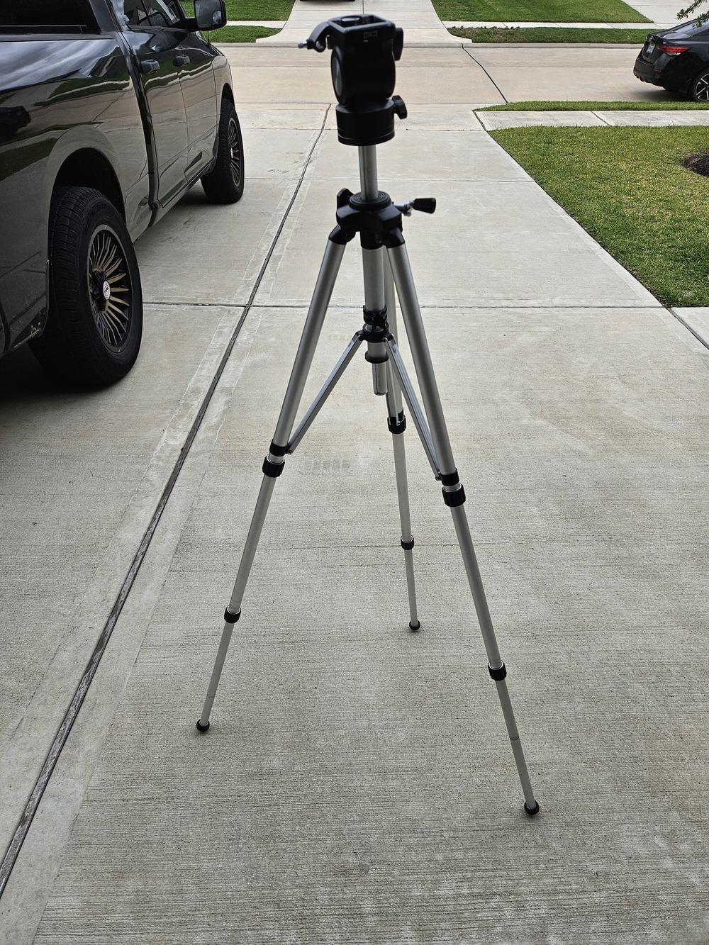 HEIWA Model HS-744 Tripod, Professional Photography, Extendable.